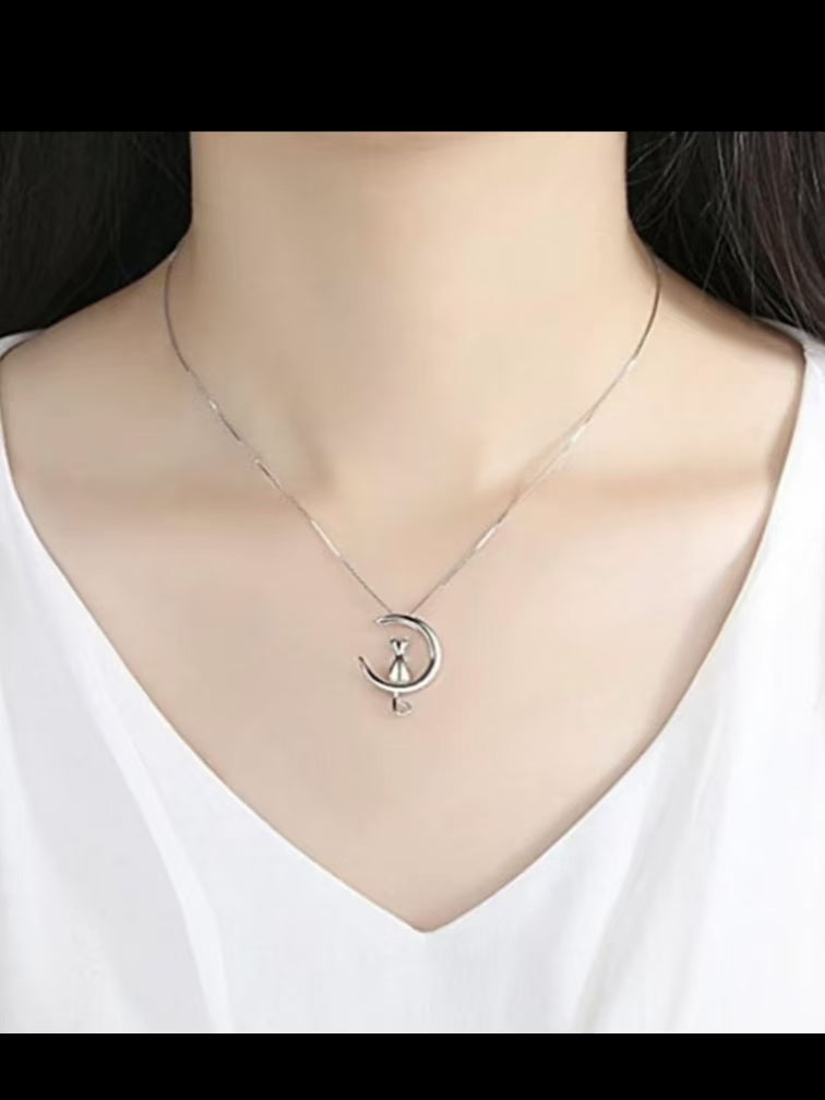 Moon Cat Clavicle Necklace